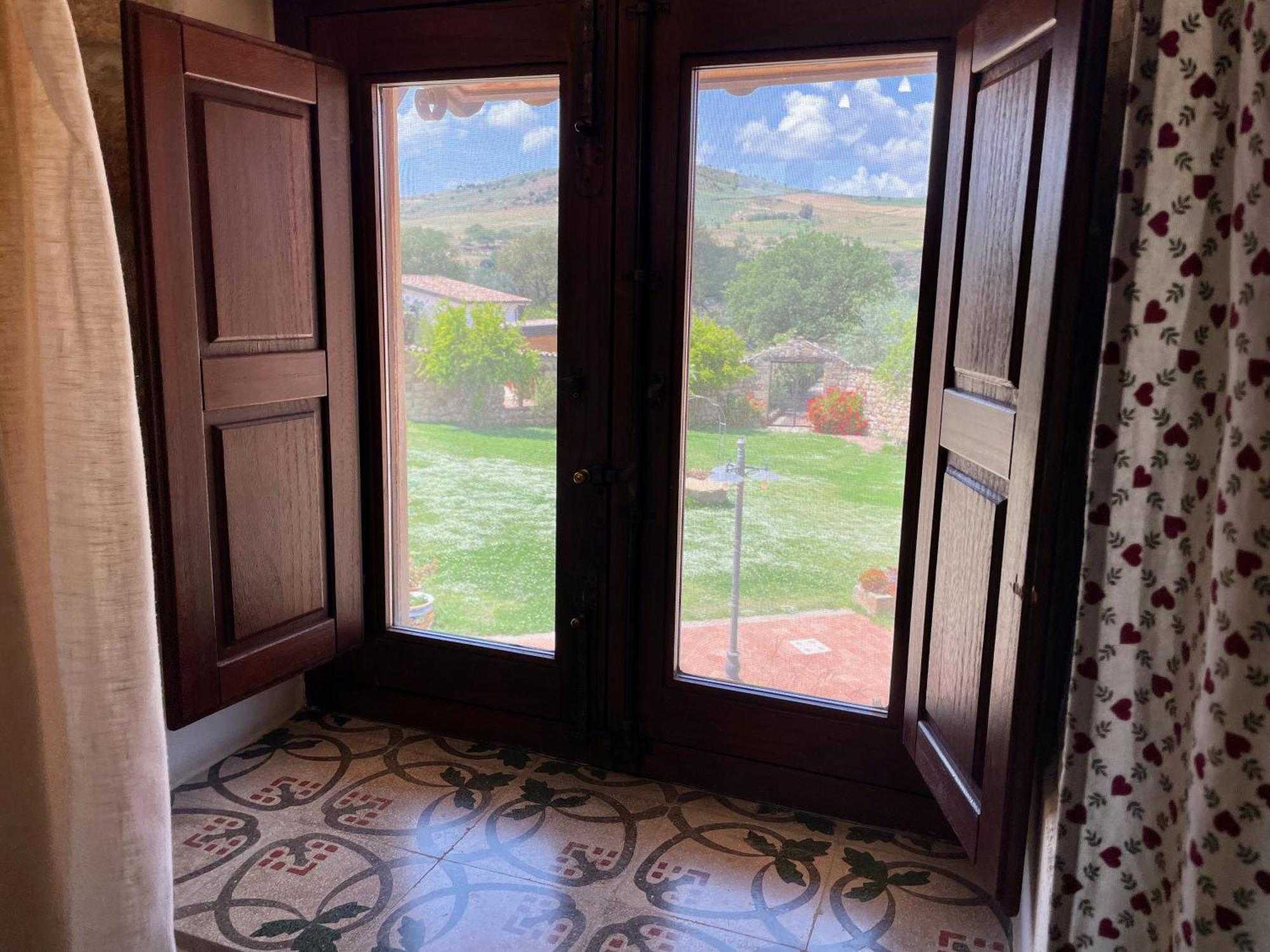 Le Querce Di Cota Villa Troina Buitenkant foto